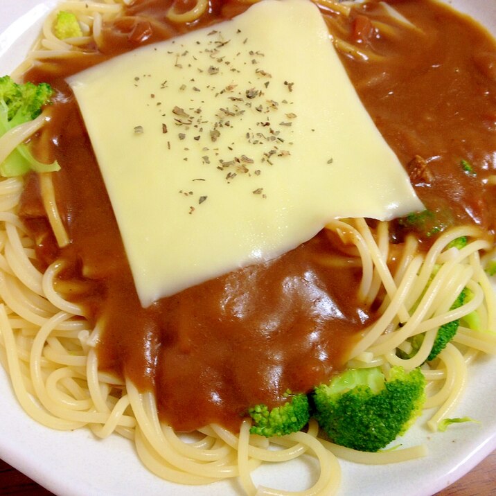 ブロッコリーとカレーのチーズパスタ